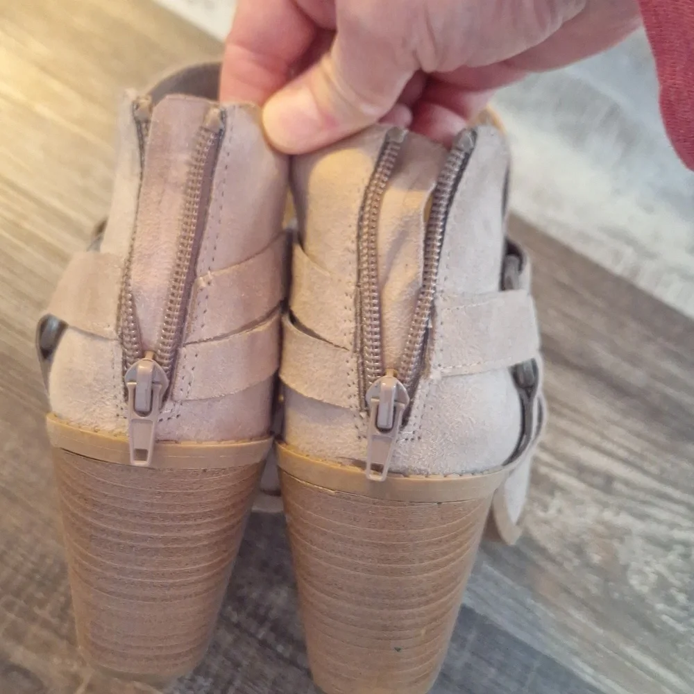 Booties - Picture 4 of 4